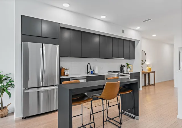 4th image of 700 1St Ave N, Nashville, TN 37201