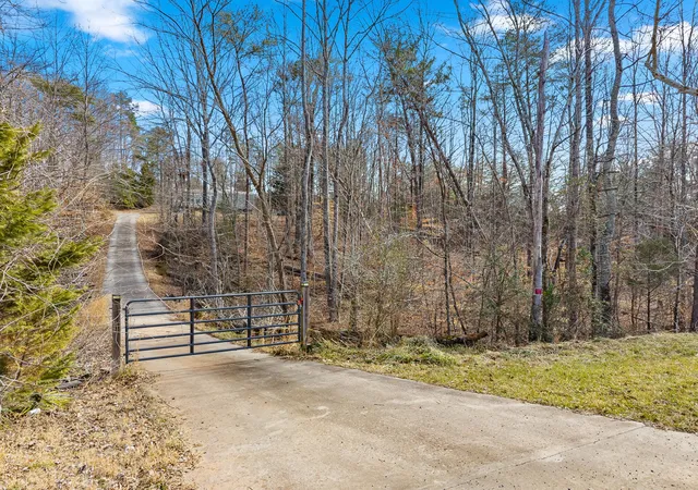 Homes for sale in Decatur, TN | 438 County Road 188, Decatur, TN 37322 | MLS# 3165039