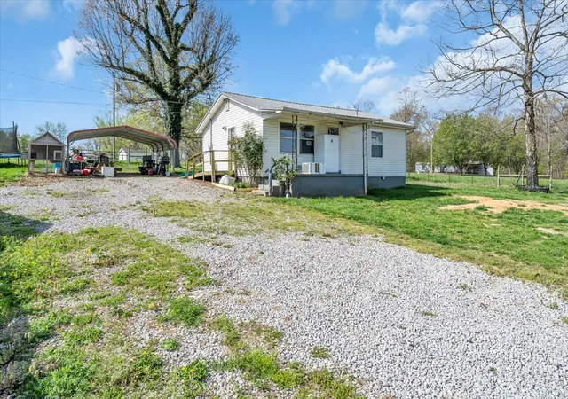 Photo 2 of Single family home for sale at 784 Burch Ln, Mc Minnville, TN 37110 | MLS# 3169754 | Listing updated on 2026-04-08