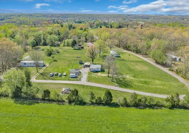 Photo 3 of Single family home for sale at 784 Burch Ln, Mc Minnville, TN 37110 | MLS# 3169754 | Listing updated on 2026-04-08
