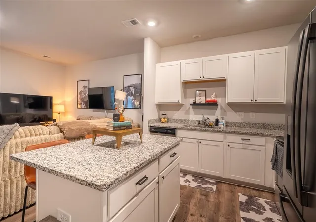 Photo 3 of Townhouse for sale at 702 Dallas Dr, Columbia, TN 38401 | MLS# 3132737 | Listing updated on 2026-10-03