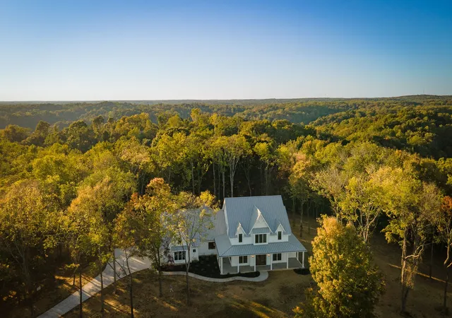 Photo 1 of Single family home for sale at 2747 Haywood Holw Rd, Columbia, TN 38401 | MLS# 3627761 | Listing updated on 2026-10-29