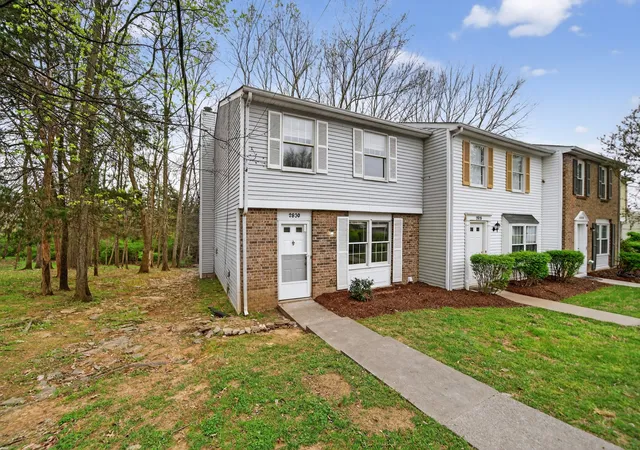 Photo 3 of Townhouse for sale at 2830 Lake Forest Dr, Nashville, TN 37217 | MLS# 3164761 | Listing updated on 2026-08-19