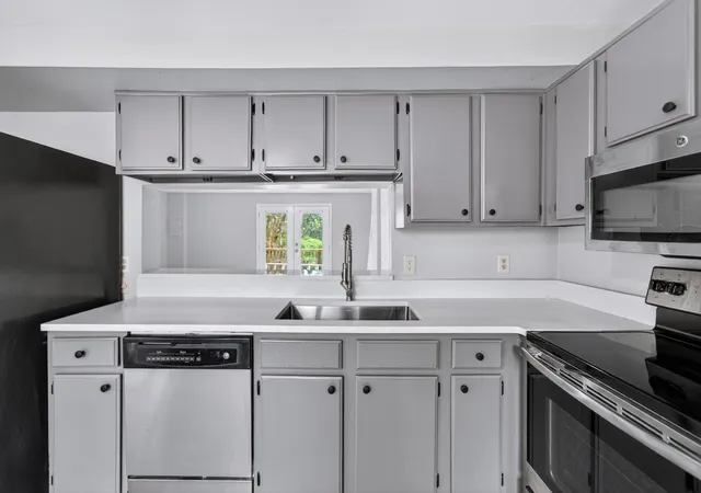 Photo 4 of Townhouse for sale at 2830 Lake Forest Dr, Nashville, TN 37217 | MLS# 3164761 | Listing updated on 2026-08-19