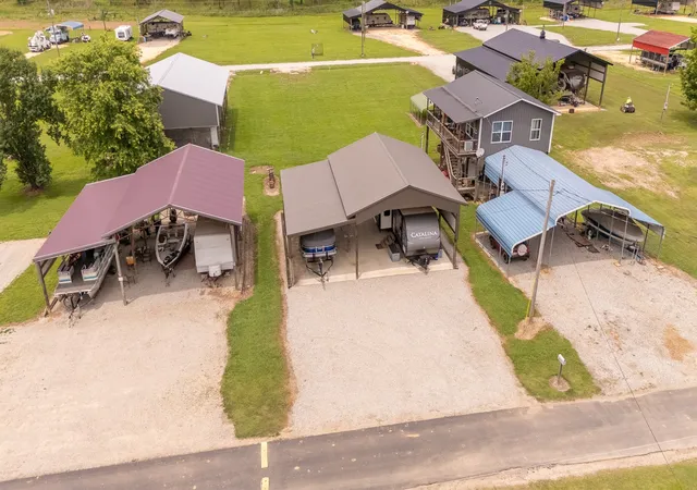 Photo 1 of Land for sale at 1038 Wc Pickett, Clifton, TN 38425 | MLS# 3132624 | Listing updated on 2026-09-17