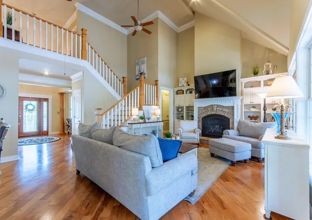 Photo 3 of Single family home for sale at 1240 Point Grand Dr, Savannah, TN 38372 | MLS# 3594432 | Listing updated on 2026-09-29