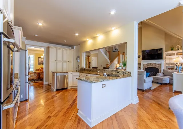 Photo 3 of Single family home for sale at 1240 Point Grand Dr, Savannah, TN 38372 | MLS# 3594432 | Listing updated on 2026-09-29