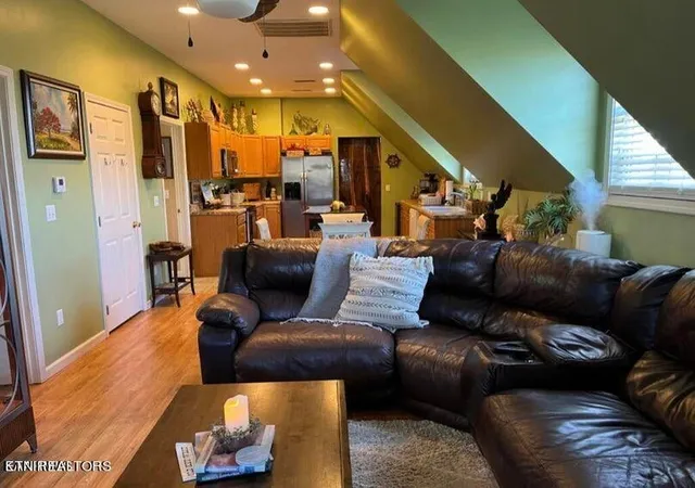 3rd image of 5163 Peavine Rd, Crossville, TN 38571 | MLS# 3136326