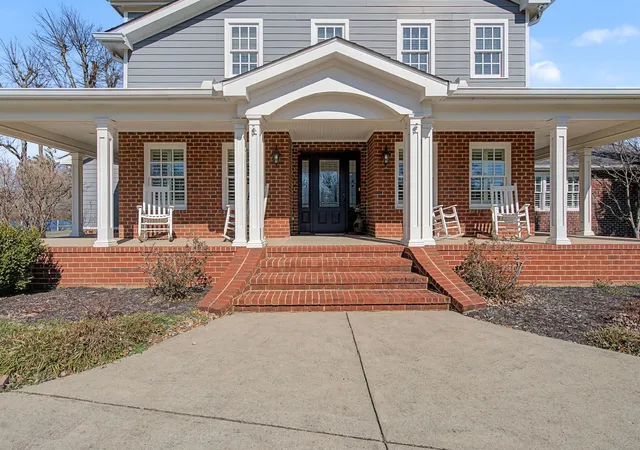 Photo 2 of Single family home for sale at 5032 Twin Lakes Dr, Old Hickory, TN 37138 | MLS# 3145719 | Listing updated on 2026-09-17
