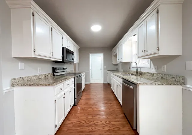 Photo 2 of Single family home for sale at 403 Buckingham Blvd, Gallatin, TN 37066 | MLS# 3133360 | Listing updated on 2026-09-17