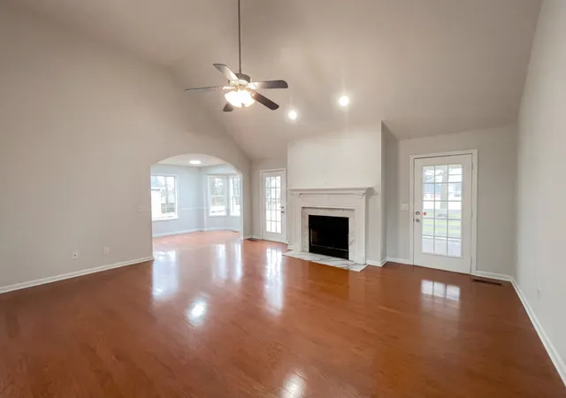 Photo 3 of Single family home for sale at 403 Buckingham Blvd, Gallatin, TN 37066 | MLS# 3133360 | Listing updated on 2026-09-17