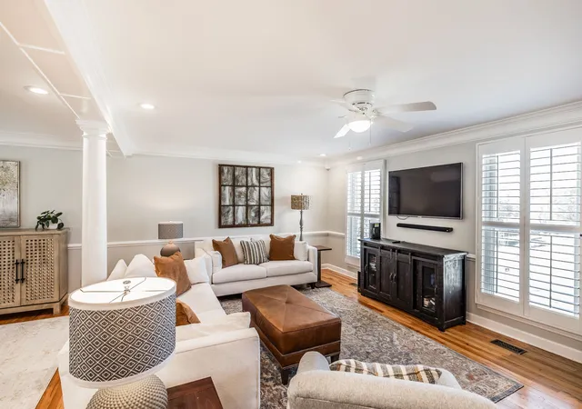 Photo 3 of Single family home for sale at 107 Meadow Ln, Hendersonville, TN 37075 | MLS# 3598262 | Listing updated on 2026-10-07