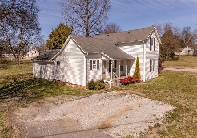 Homes for sale in Loretto, TN | 202 Vine St, Loretto, TN 38469 | MLS# 3133729
