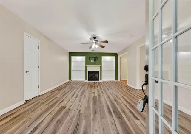 Listing Photo 4 - Condo for sale in building located at 457 Country Clb Ct, Clarksville, TN 37043