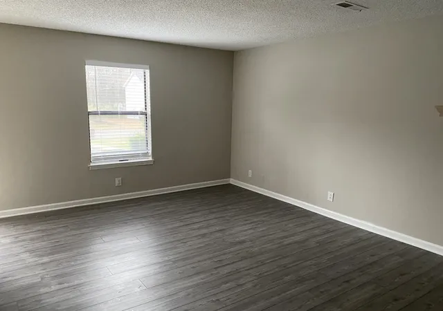 Photo 3 of Multi family home for sale at 151 Edgewood Dr, Hendersonville, TN 37075 | MLS# 3134608 | Listing updated on 2026-04-02