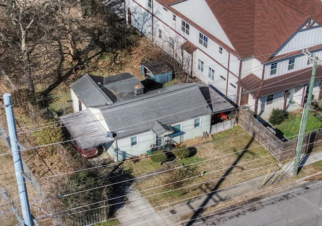 2nd image of 1221 14th Ave S, Nashville, TN 37212 | MLS# 3134571