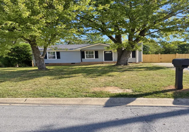 Photo 1 of Single family home for sale at 654 Artic Ave, Oak Grove, KY 42262 | MLS# 3134525 | Listing updated on 2026-10-23