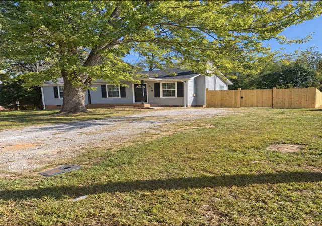 Photo 2 of Single family home for sale at 654 Artic Ave, Oak Grove, KY 42262 | MLS# 3134525 | Listing updated on 2026-10-23