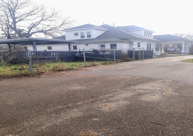 Photo 3 of Single family home for sale at 200 E College St, Saulsbury, TN 38067 | MLS# 3134660 | Listing updated on 2026-08-25