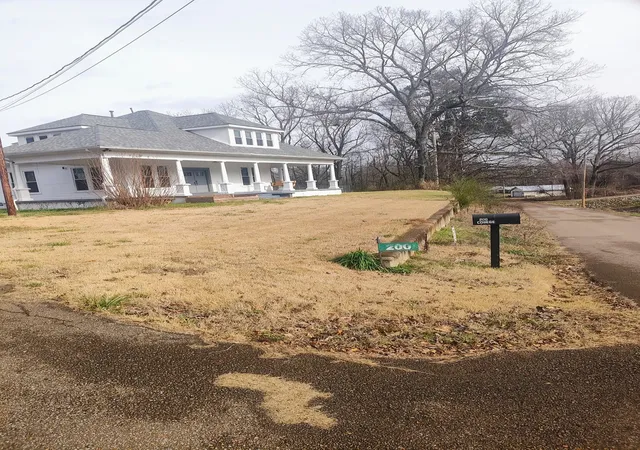 Photo 3 of Single family home for sale at 200 E College St, Saulsbury, TN 38067 | MLS# 3134660 | Listing updated on 2026-08-25
