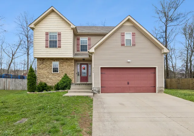 Photo 4 of Single family home for sale at 3726 Crisscross Ct, Clarksville, TN 37040 | MLS# 3145027 | Listing updated on 2026-10-09