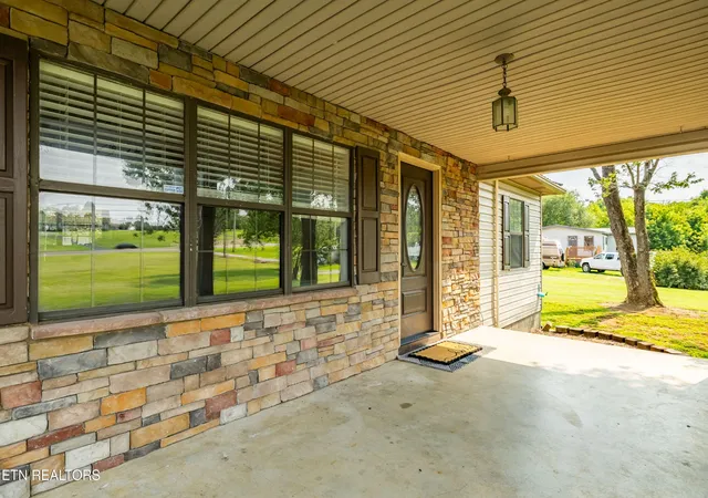 3rd image of 170 Dotson Rd, Greenback, TN 37742 | MLS# 3260670