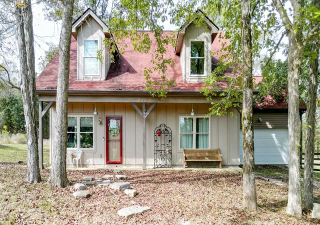 Photo 4 of Single family home for sale at 2917 Luke Moser Rd, Columbia, TN 38401 | MLS# 3135572 | Listing updated on 2026-02-26
