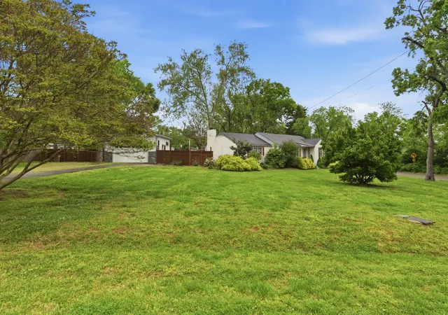 Photo 2 of Single family home for sale at 700 Omandale Dr, Nashville, TN 37204 | MLS# 3139276 | Listing updated on 2026-07-06