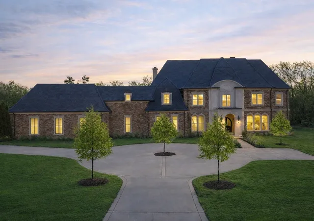 3rd image of 2122 Old Hickory Blvd, Nashville, TN 37215 | MLS# 3208169