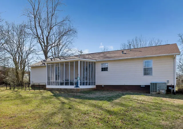 2nd image of 206 Central Ave, Chapel Hill, TN 37034 | MLS# 3136120
