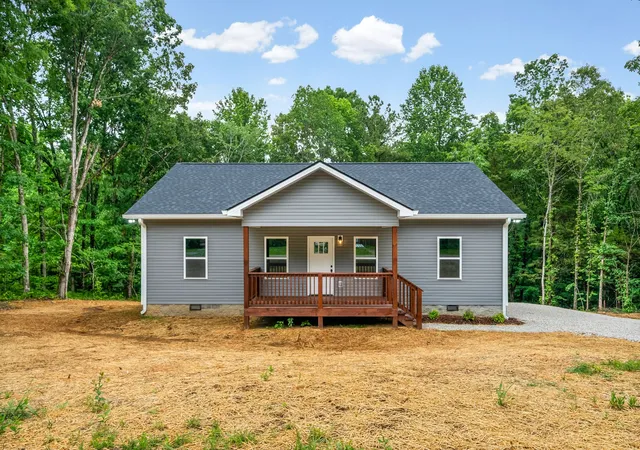 Homes for sale in Waverly, TN | 690 Brazzle Rd, Waverly, TN 37185 | MLS# 3220267