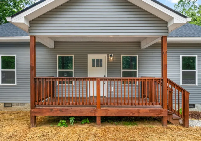 Homes for sale in Waverly, TN | 690 Brazzle Rd, Waverly, TN 37185 | MLS# 3220267