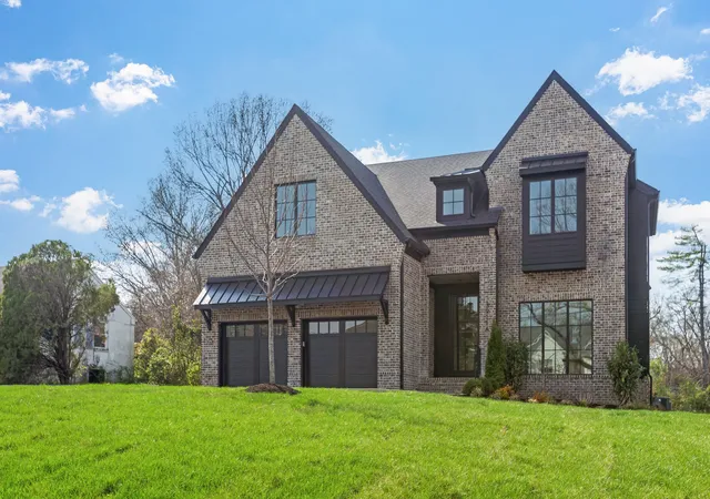 2nd image of 3911 Cross Creek Rd #A, Nashville, TN 37215 | MLS# 3147241