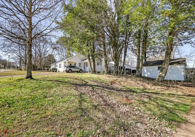 Photo 1 of Sale Pending at 1400 West Ln St, Shelbyville, TN 37160 | MLS# 3137020 | Listing updated on 2026-07-15