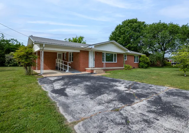 2nd image of 819 Murrey Dr, Pulaski, TN 38478 | MLS# 3137094