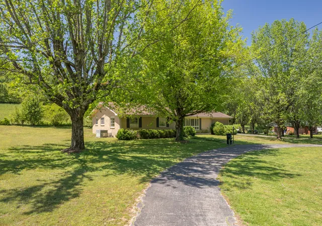 Photo 3 of Single family home for sale at 2787 Columbia Hwy, Pulaski, TN 38478 | MLS# 3149859 | Listing updated on 2026-08-03