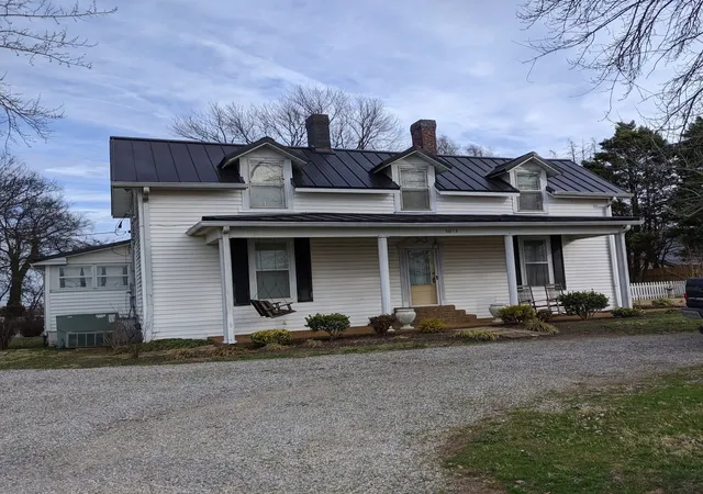 Homes for sale in Cedar Hill, TN | 6013 Hwy 41 N, Cedar Hill, TN 37032 | MLS# 3143433