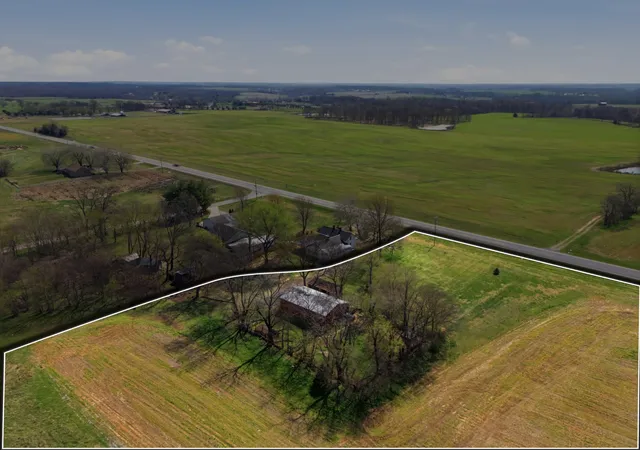 Homes for sale in Cedar Hill, TN | 6013 Hwy 41 N, Cedar Hill, TN 37032 | MLS# 3143433