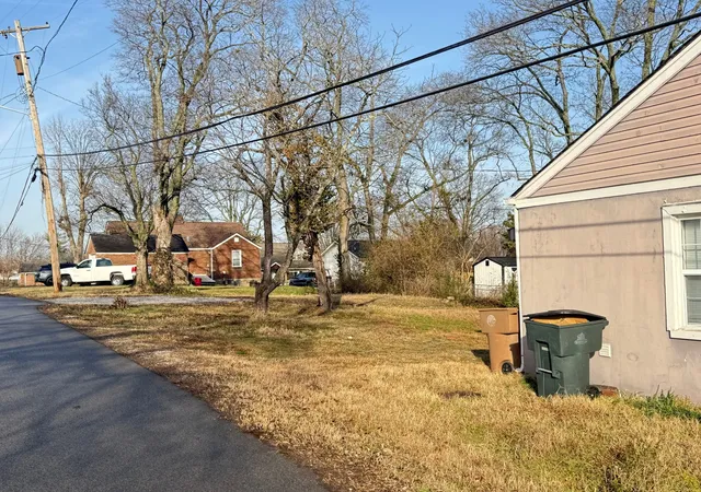 Photo 3 of Single family home for sale at 2900 Morningside Dr, Nashville, TN 37207 | MLS# 3150047 | Listing updated on 2026-08-25