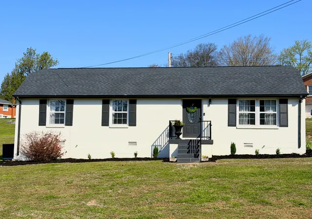 Homes for sale in Columbia, TN | 301 Carol Dr, Columbia, TN 38401 | MLS# 3138500
