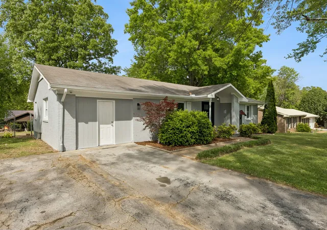 Homes for sale in Lawrenceburg, TN | 1612 Whippoorwill Dr, Lawrenceburg, TN 38464 | MLS# 3183256