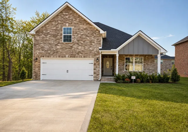 Homes for sale in Clarksville, TN | 304 Bluebell Dr, Clarksville, TN 37043 | MLS# 3138229