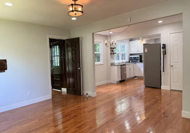 Photo 3 of Single family home for sale at 513 Oak St, Athens, TN 37303 | MLS# 3193926 | Listing updated on 2026-09-23