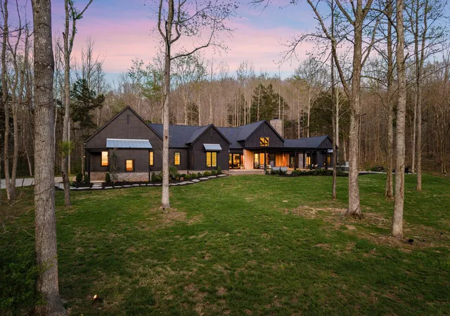 Photo 2 of Single family home for sale at 5620 Big E Frk Rd, Franklin, TN 37064 | MLS# 3167814 | Listing updated on 2026-08-28