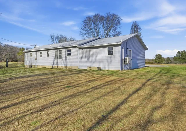Homes for sale in Belvidere, TN | 105 Farris Creek Bridge Rd, Belvidere, TN 37306 | MLS# 3138357
