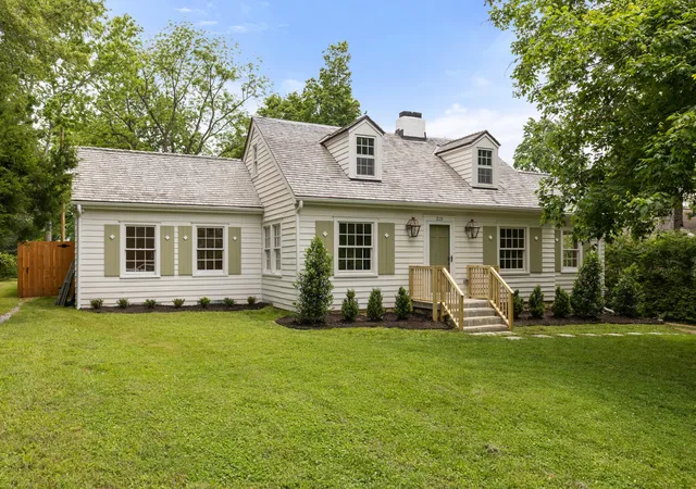 Photo 3 of Single family home for sale at 215 Lewisburg Ave, Franklin, TN 37064 | MLS# 3138394 | Listing updated on 2026-09-23
