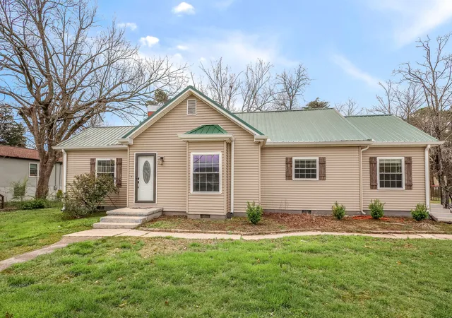 2nd image of 903 Union St, Shelbyville, TN 37160 | MLS# 3145181