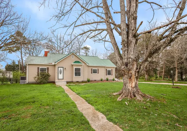 1st image of 903 Union St, Shelbyville, TN 37160 | MLS# 3145181