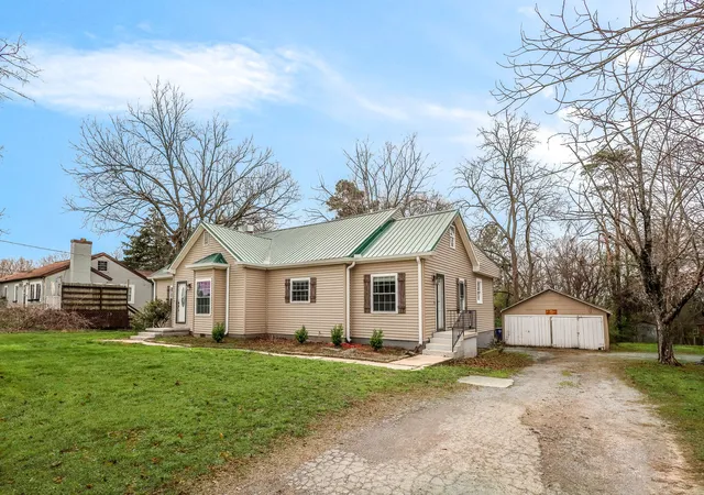 3rd image of 903 Union St, Shelbyville, TN 37160 | MLS# 3145181