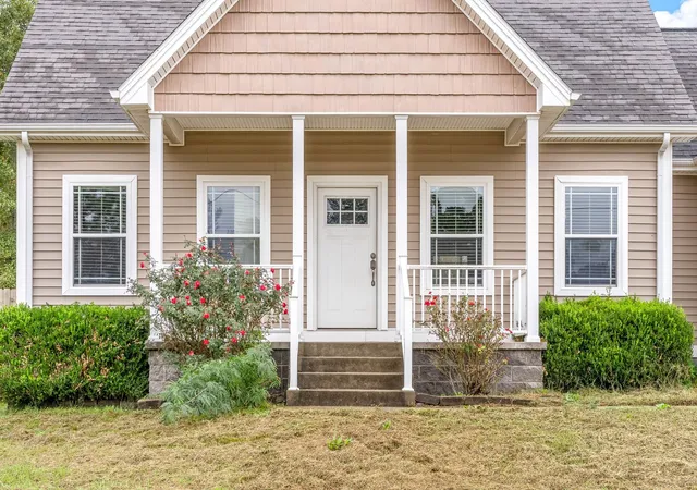 Homes for sale in Cadiz, KY | 284 Meadowbrook Dr, Cadiz, KY 42211 | MLS# 3139282